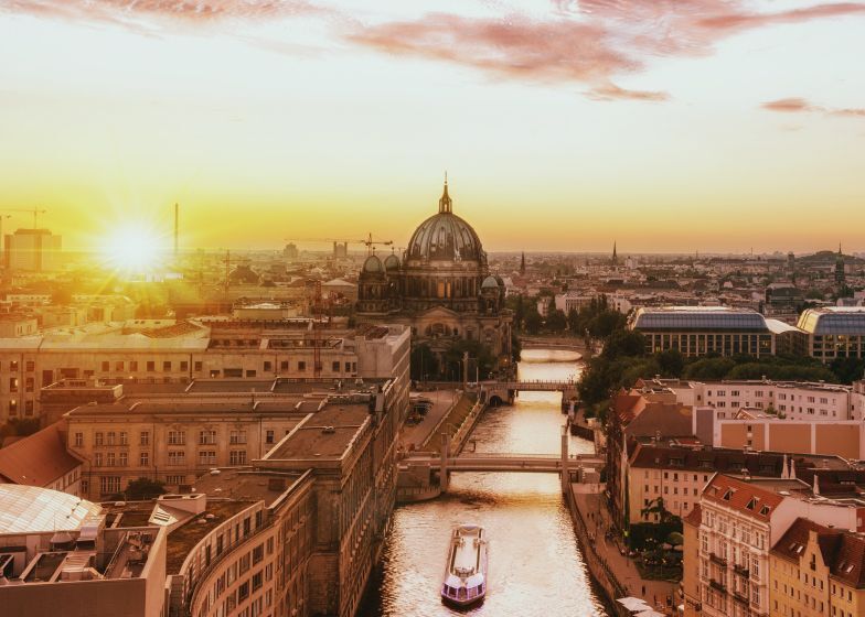 Navigating Cross-Border Fund Distribution into Germany: 5 Key Insights
